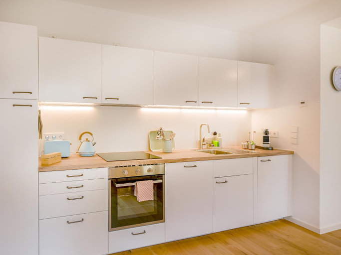 Others 2, FLAIR Homes - Design Apartments with Smart-TV, Self Check-in & Free Parking, Karlsruhe
