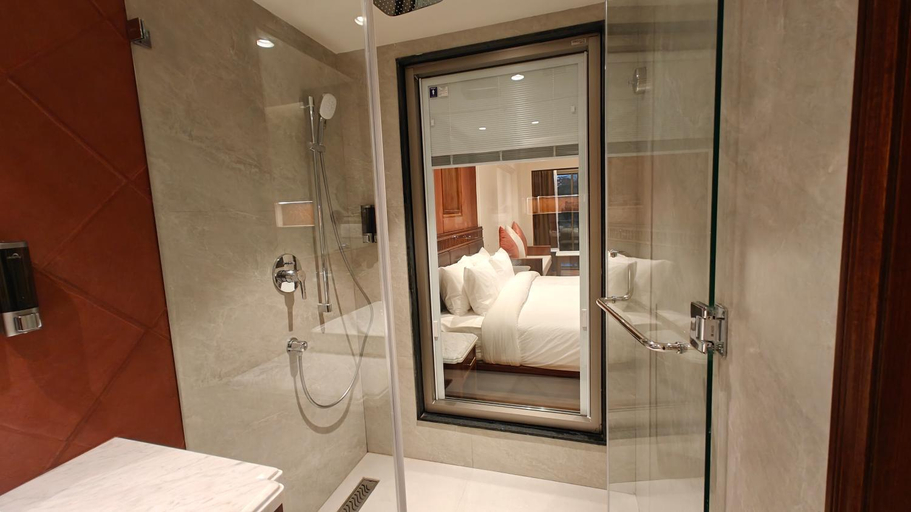 Bathroom 4, Hotel Vishnu Palace, Dehradun