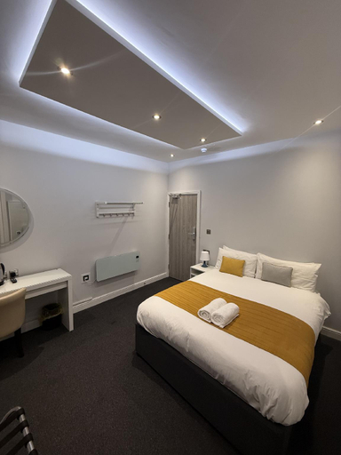 Bedroom 4, White Hart Hotel, Lincolnshire