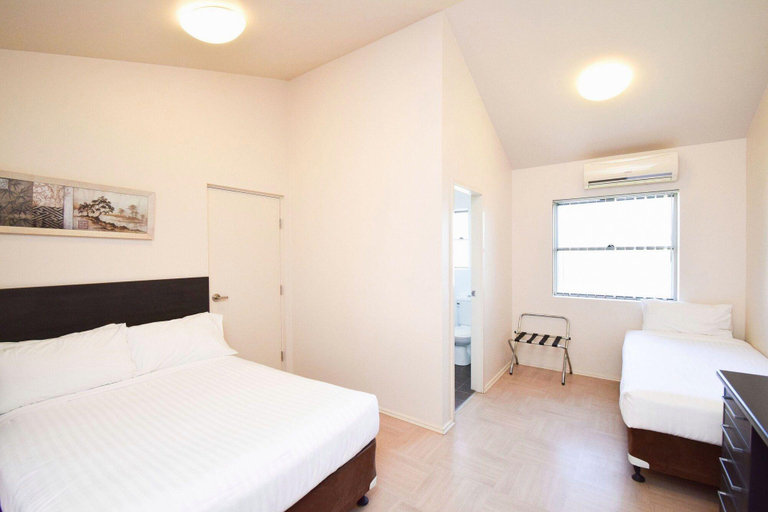 Bedroom 4, Station Hotel Motel, Cessnock
