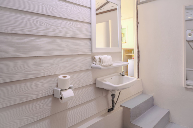 Bathroom 4, Phangan Beach Resort, Ko Phangan