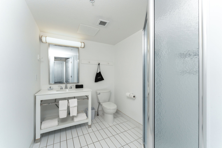 Bathroom 4, Prestige Prince George Lodge, Fraser-Fort George