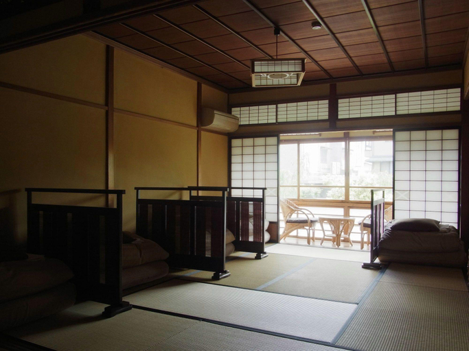 Bedroom 2, K's House Ito Onsen - Historical Ryokan Hostel, Itō
