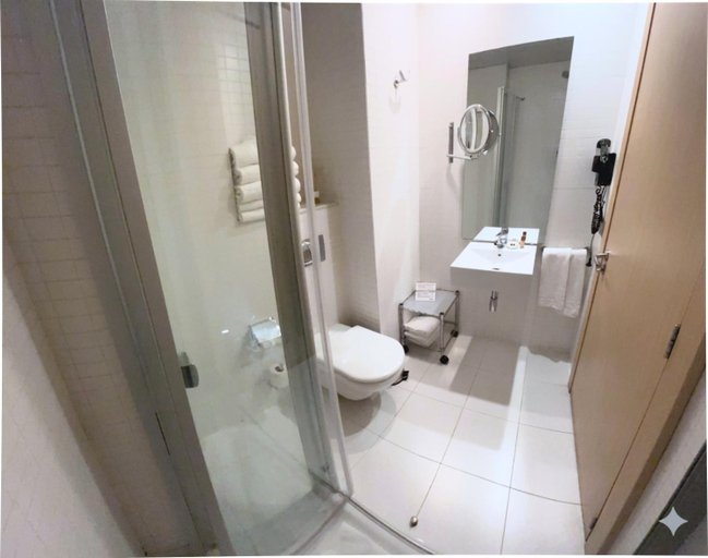 Bathroom 3, Casp 74 Apartments, Barcelona