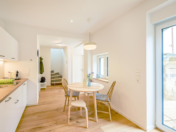 Others 3, FLAIR Homes - Design Apartments with Smart-TV, Self Check-in & Free Parking, Karlsruhe