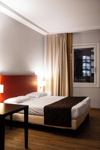 Bedroom 4, Regal Hotel, Brescia