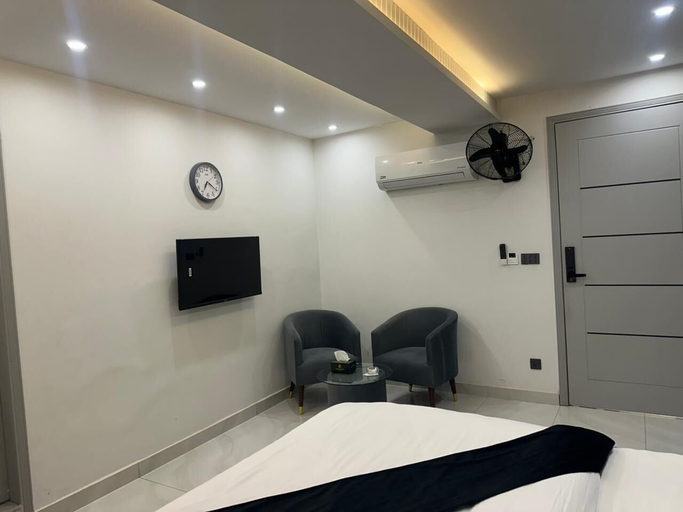 Room 2, Gold Pine Hotel Mall Road, Lahore