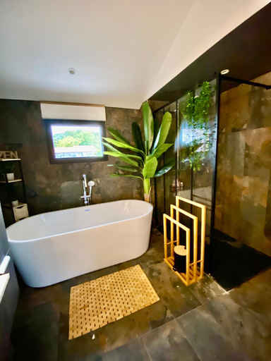 Bathroom, La Cour de la Foret, Loire-Atlantique