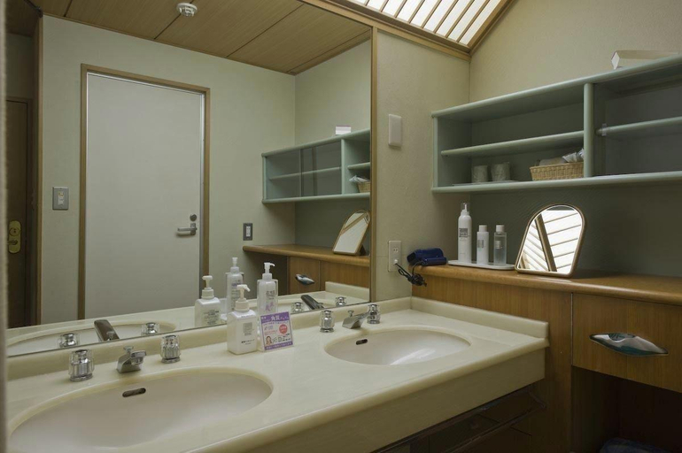 Bathroom 3, Inatoriso, Higashiizu