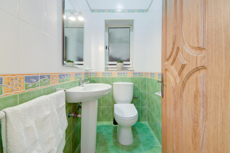 Bathroom 4, Don Rua 3BD Apartments & Penthouse with Heated Jacuzzi
