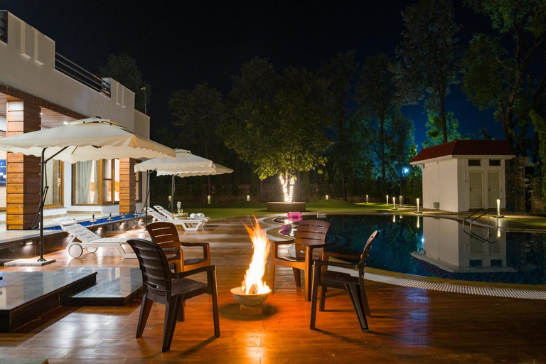 2, ELIVAAS Sanisa Farm 3-BHK Farmhouse, Gurgaon