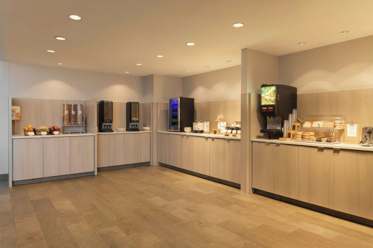 Food & Drinks 5, Fairfield Inn & Suites by Marriott Cape Cod Hyannis, Barnstable