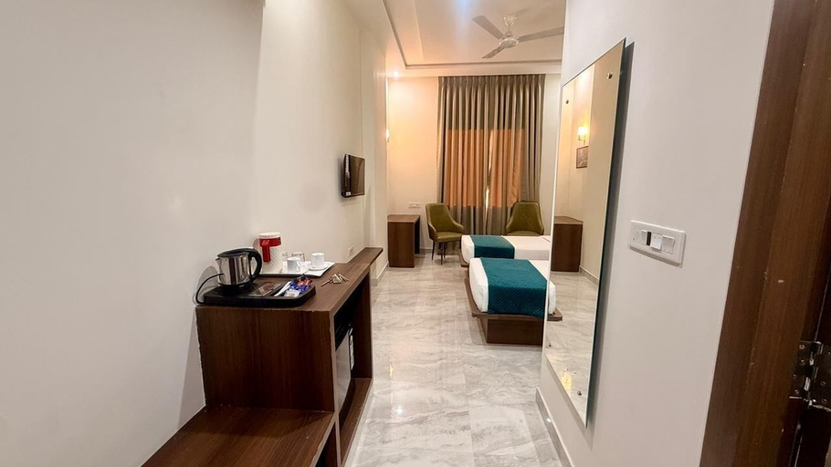 Room 3, Hotel Harsh Vilas, Agra