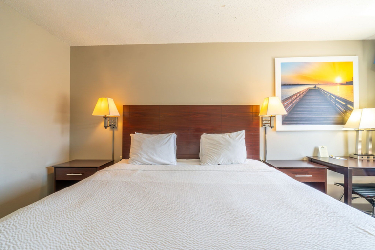 Bedroom 4, Days Inn by Wyndham Sioux City, Woodbury