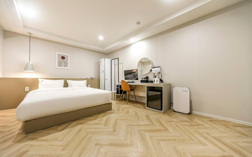 Bedroom 2, Yeongcheon Hotel Sharp, Yeongcheon