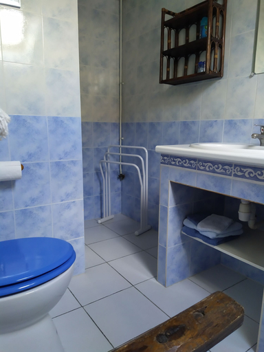 Bathroom 4, Domaine de la Vergnolle, Creuse