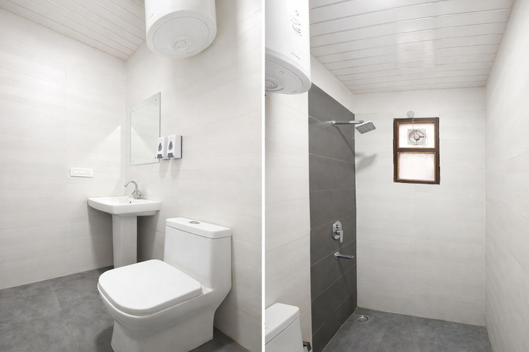 Bathroom 4, Nishka Residancy, Delhi