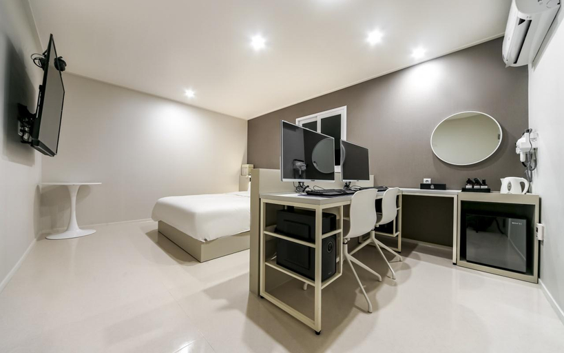 Bedroom 3, Yeongcheon Hotel Sharp, Yeongcheon