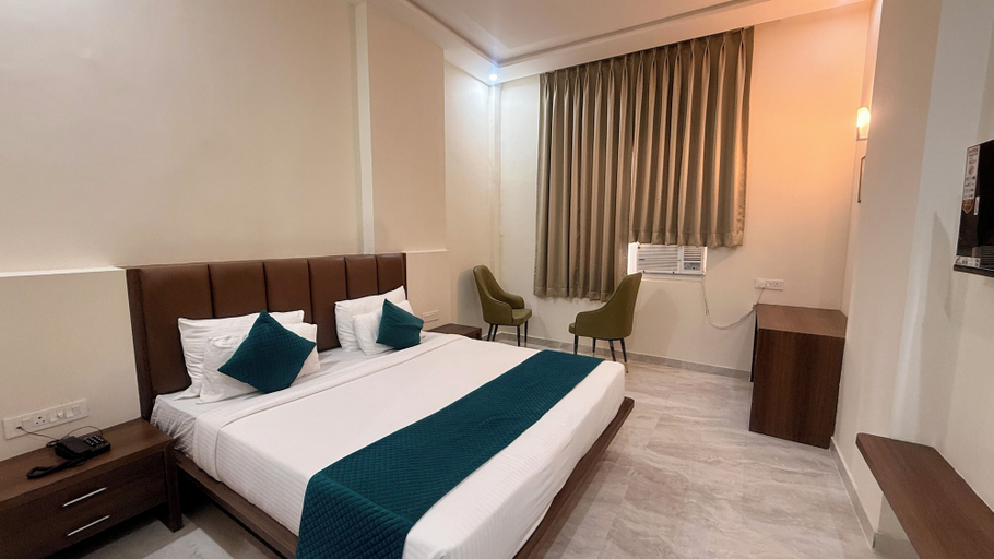 Room 5, Hotel Harsh Vilas, Agra