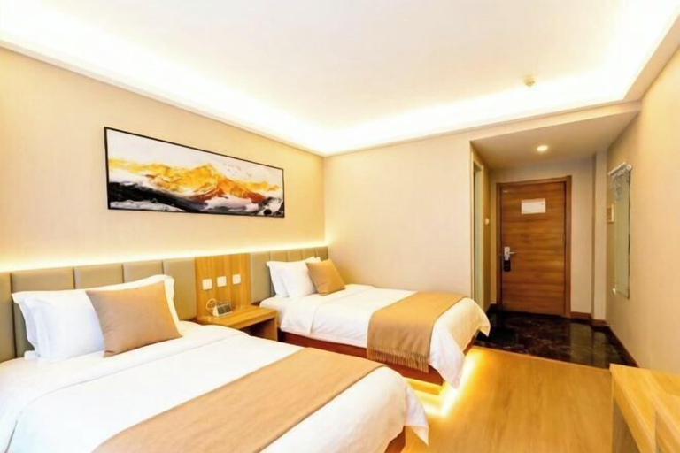 Bedroom 3, Lutong Hotel, Hohhot