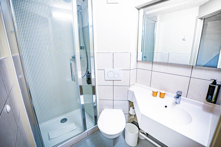 Bathroom 3, Hotel Ibis Budget Metz Sud Augny, Moselle