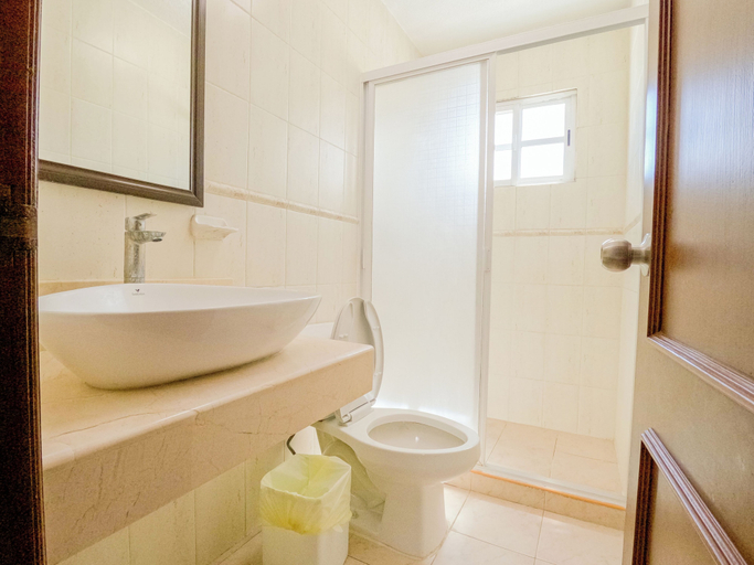 Bathroom 5, Progreso Beach Hotel, Progreso