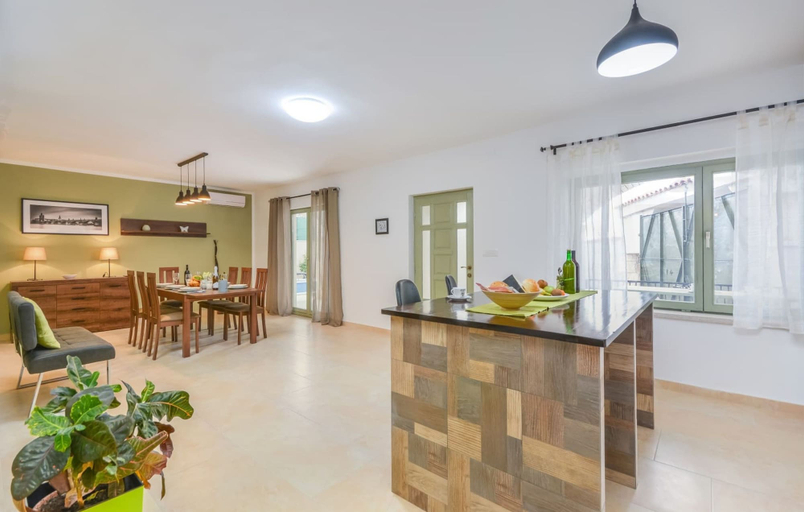 Room 2, Villa Martin, Tinjan