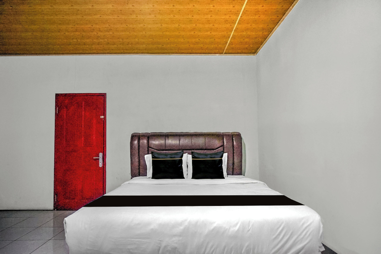 Bedroom 5, Collection O near Museum Pusaka Karo formerly 3 Berastagi, Medan