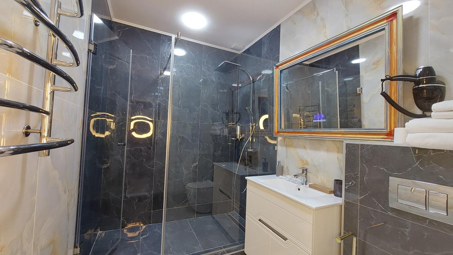 Bathroom 5, Siena Hotel, Odes'ka