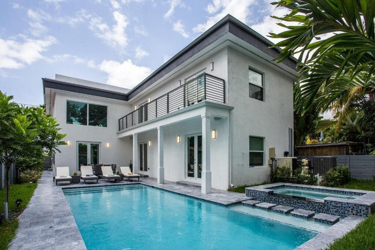 Primary image, Casa Hermes Wilton Manors, Broward
