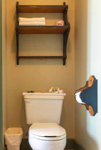 Bathroom 2, Auberge Lakeview Inn, Brome-Missisquoi