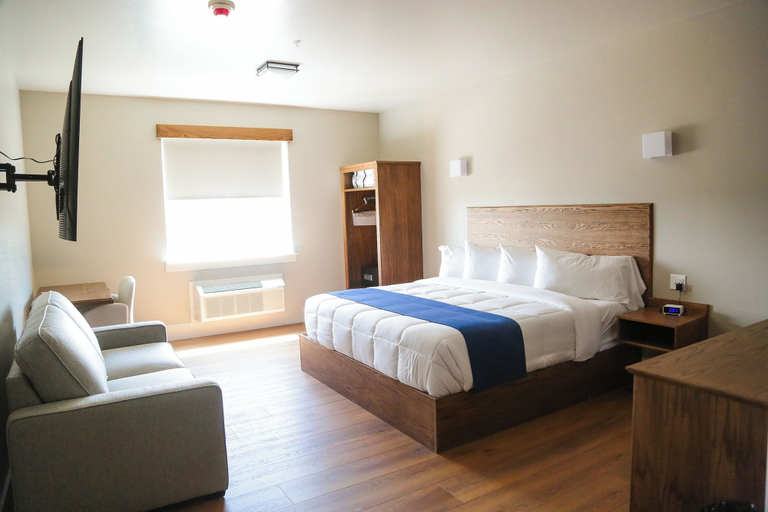 Room 5, Splash Canyon Hotel, Twin Falls