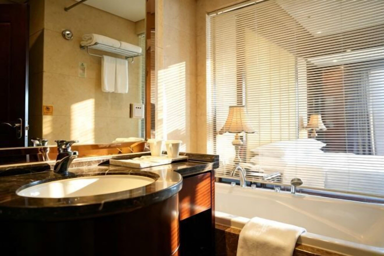 Bathroom 4, Qian dao Lake Hotel Hangzhou, Hangzhou