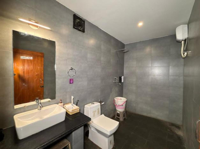 Bathroom 4, White Turtle Resort, North Goa