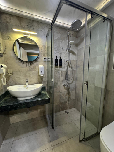 Bathroom 3, Avenue Aparthotel, Stolichna