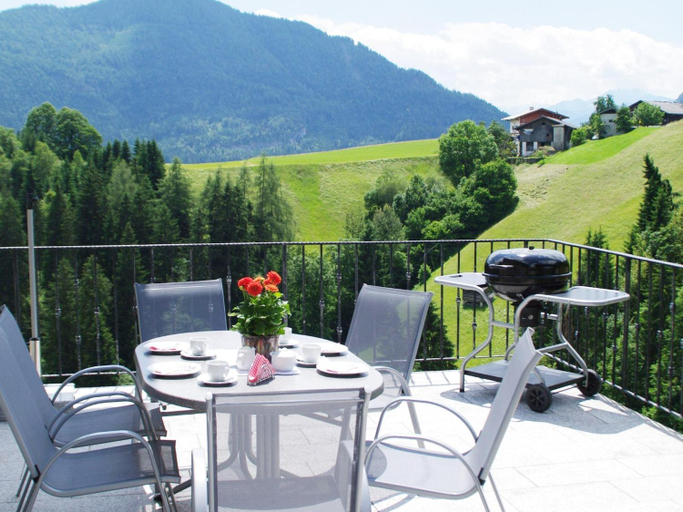 Others 5, Chalet in Tyrol with Sauna and Ski Slopes, Kufstein
