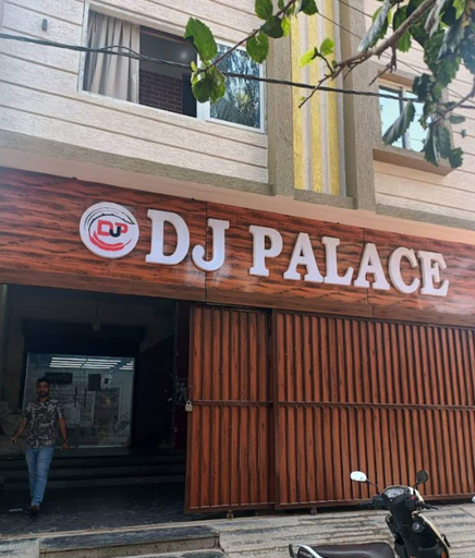 Exterior detail 2, DJ Palace Puri, Puri