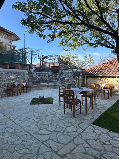 Food & Drinks, Mani Guest House, Gjirokastrës