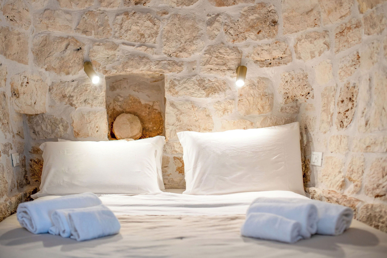 Room 2, Le Camere di Corte Kalia by Raro Rooms, Brindisi