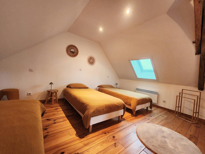 Bedroom 2, La Source Du Bonheur Chambres et Table d'Hotes, Aveyron