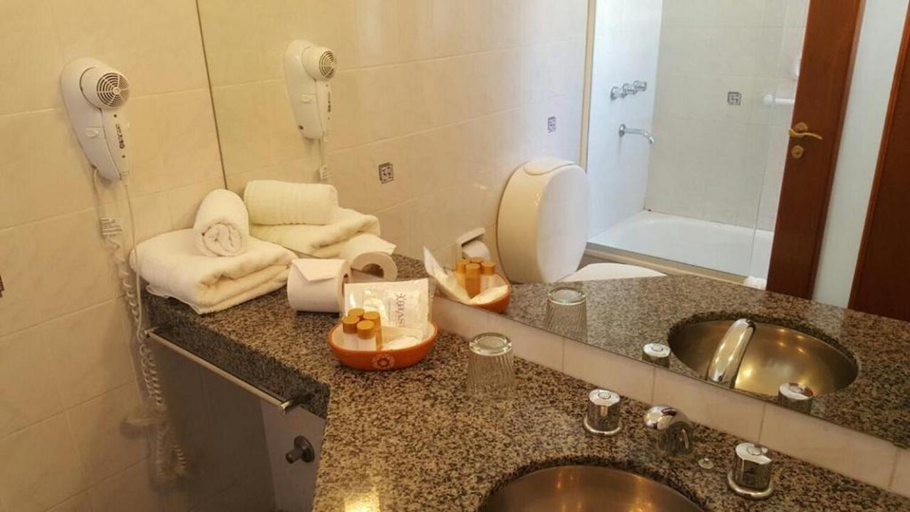 Bathroom 4, Ohasis Jujuy Hotel Spa, Capital
