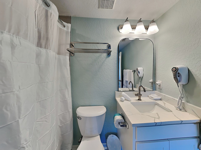 Bathroom 4, Sunset Vistas 504S by Distinctive Beach Rentals, Pinellas