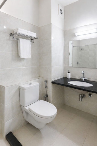 Bathroom 3, Hotel Kant Palace, Agra