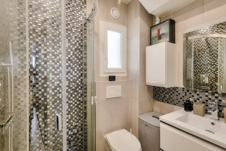 Bathroom, Le Latin Lounge, Paris