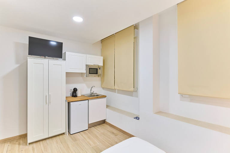 Private kitchen 5, Apartamentos Méndez Álvaro by gaiarooms, Madrid
