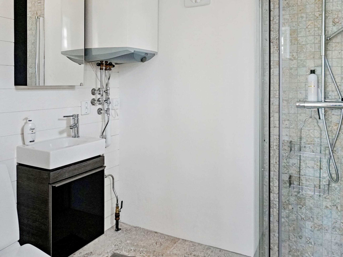 Bathroom 5, Holiday Home in Katthammarsvik, Gotland