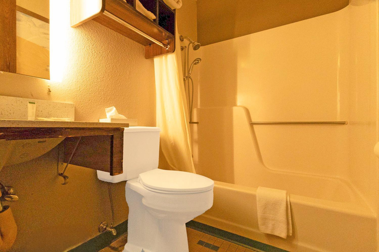 Bathroom 2, Mid Rest Inn Lexington NE I-80, Dawson