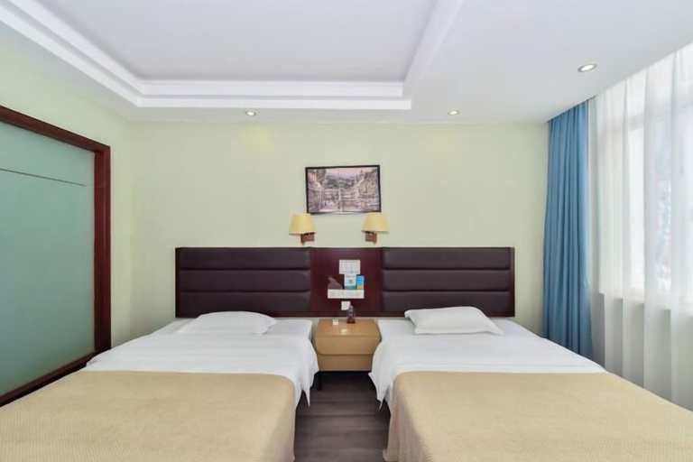 Bedroom 3, Dong He Hotel, Fangchenggang