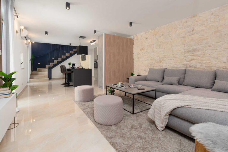 Room 2, Designer Villa Simone - Modern Heritage Style, Tinjan