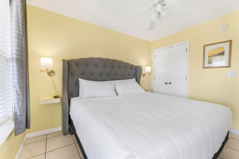 Bedroom 3, Sandy Feet Retreat, Baldwin